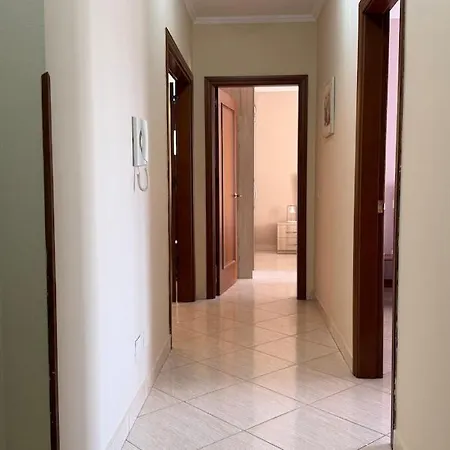2br Near New Bazaar 2 Baths Sleeps 5 Tirana