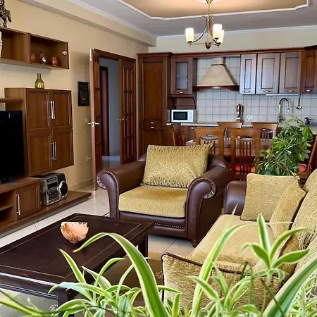 33bs New Bazaar Apartment *