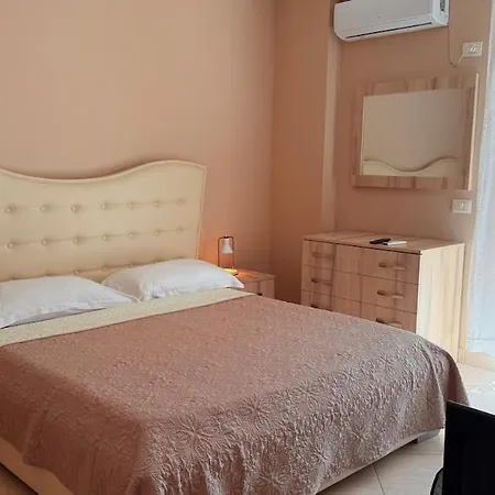 33bs New Bazaar Apartment Tirana